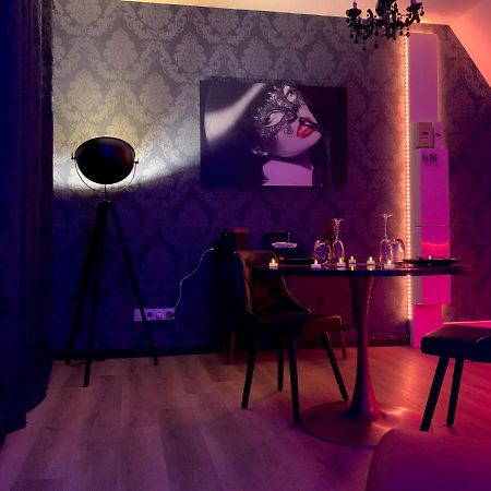 Bonnetable Love Room Avec Jacuzzi Prive מראה חיצוני תמונה