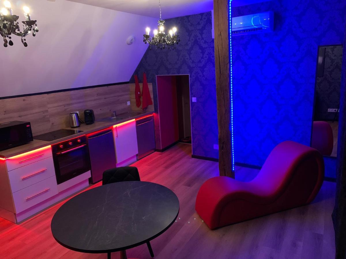 Bonnetable Love Room Avec Jacuzzi Prive מראה חיצוני תמונה